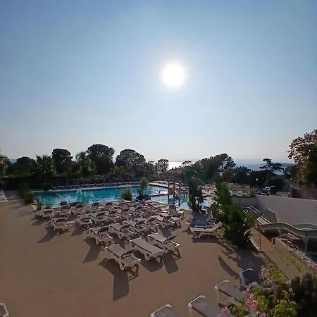 펜션 Vacation With Exceptional Sea Views In St Raphael